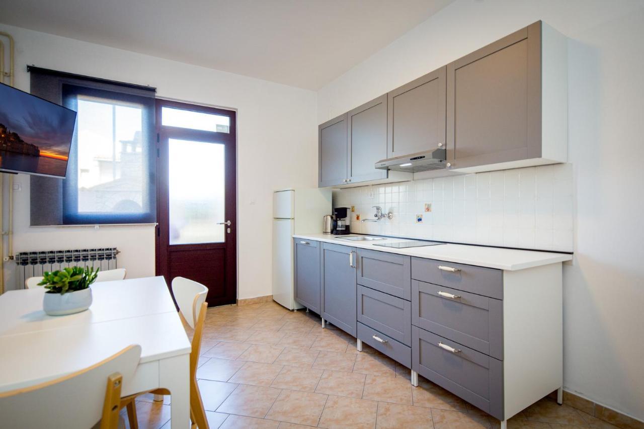 Rooms Villa Maria Ровин Екстериор снимка